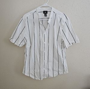 H&M Men's Muscle Fit Button Down Striped Shirt